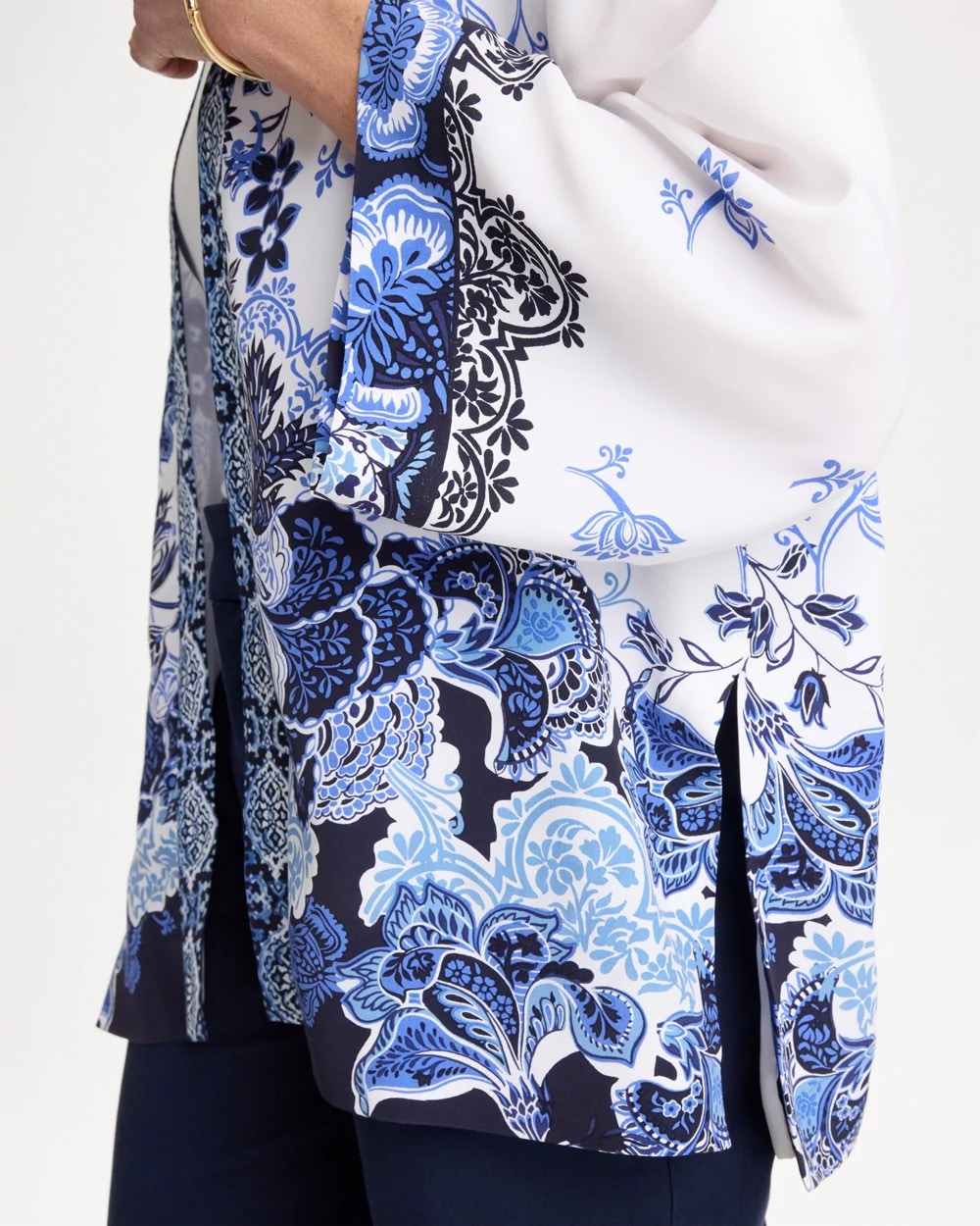 Alabaster Woven Faux Silk Printed Kimono