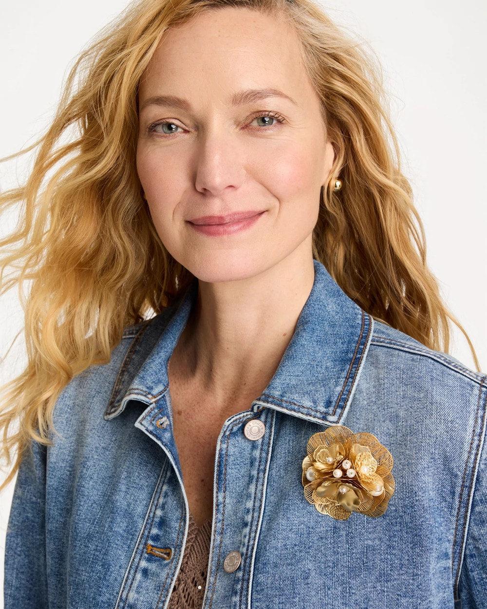 Gold Filigree Flower Brooch
