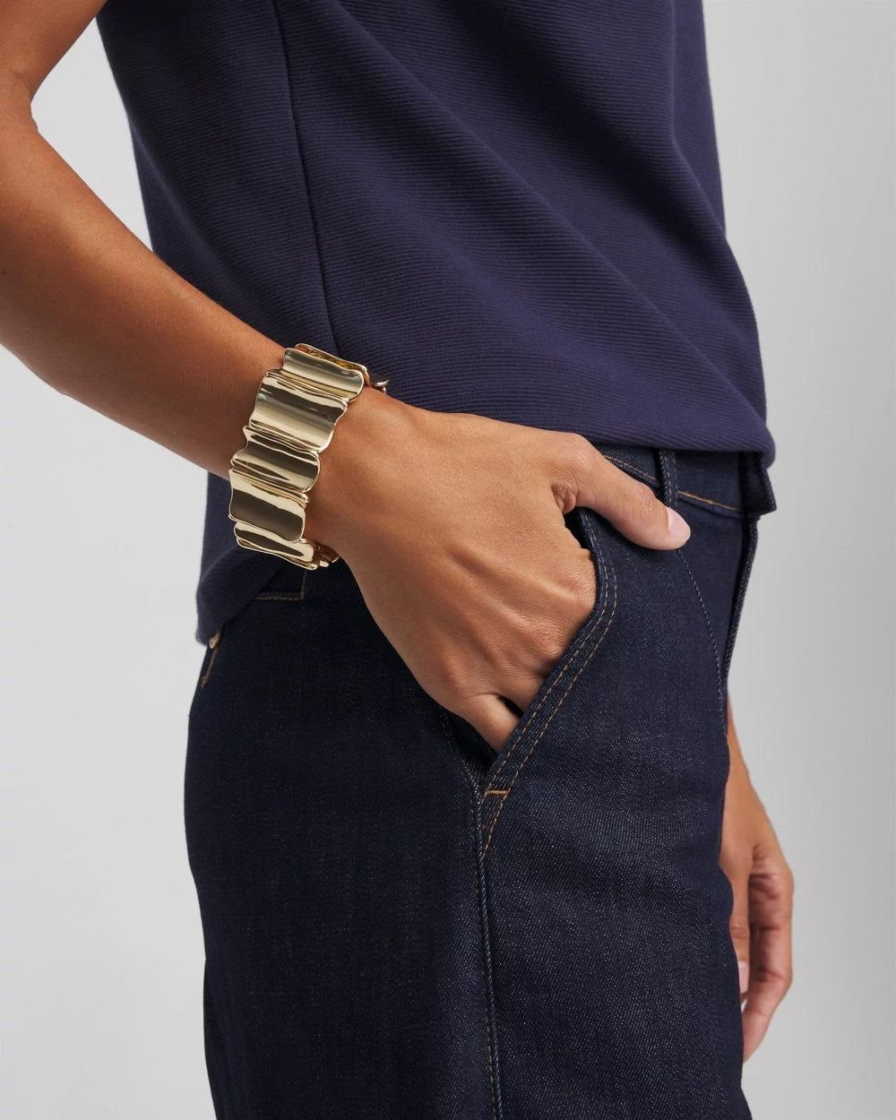 Gold Gold Wavy Stretch Cuff