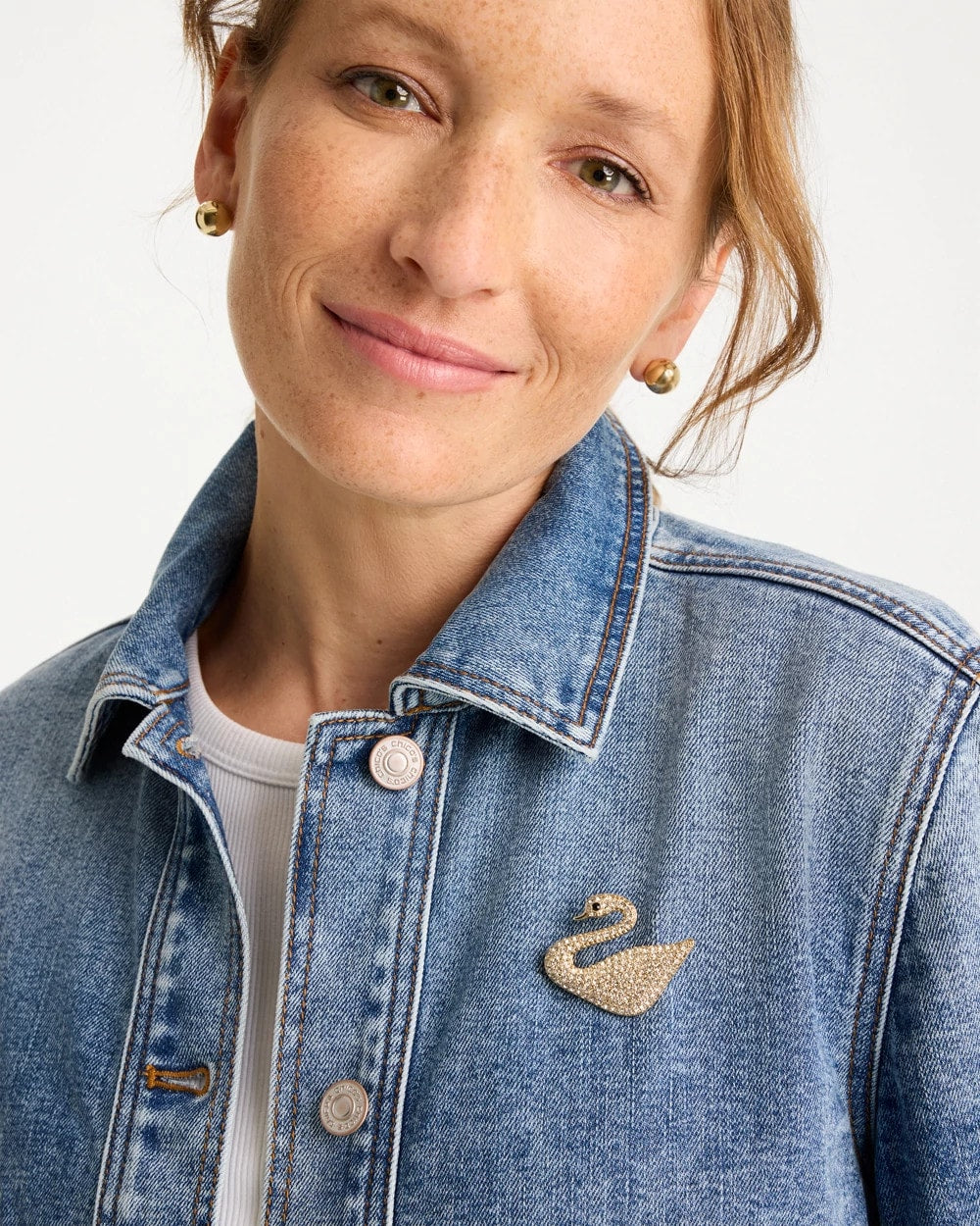 Gold Sparkling Swan Brooch