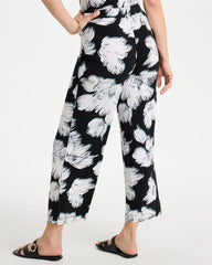 Black Travelers™ Knit Abstract Floral Cropped Pants