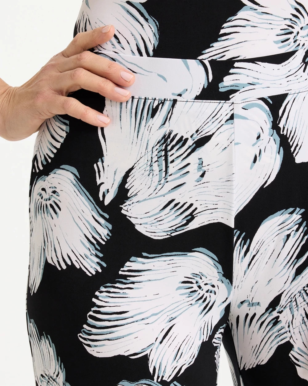 Black Travelers™ Knit Abstract Floral Cropped Pants