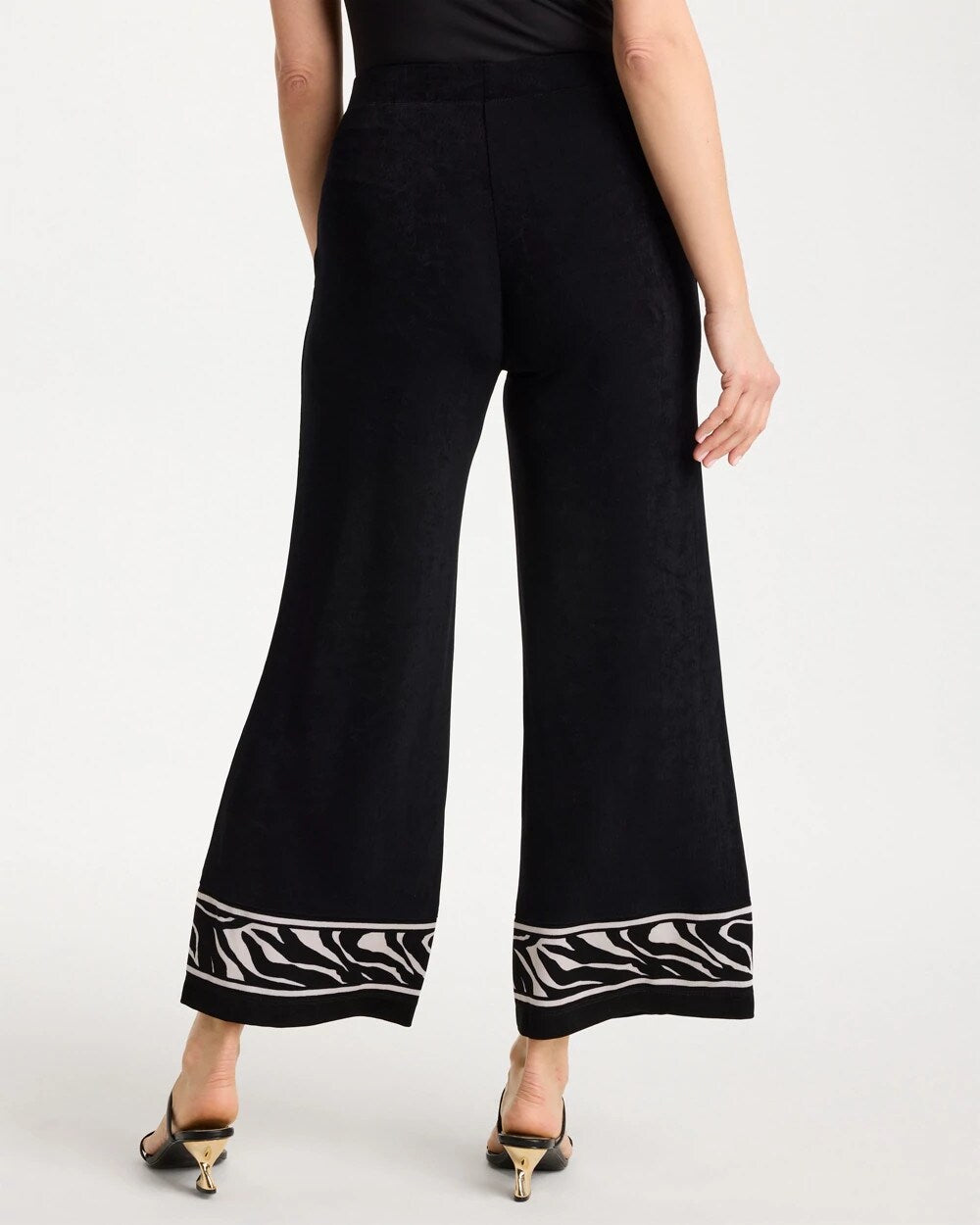 Travelers Black Travelers™ Abstract Zebra Cropped Pants