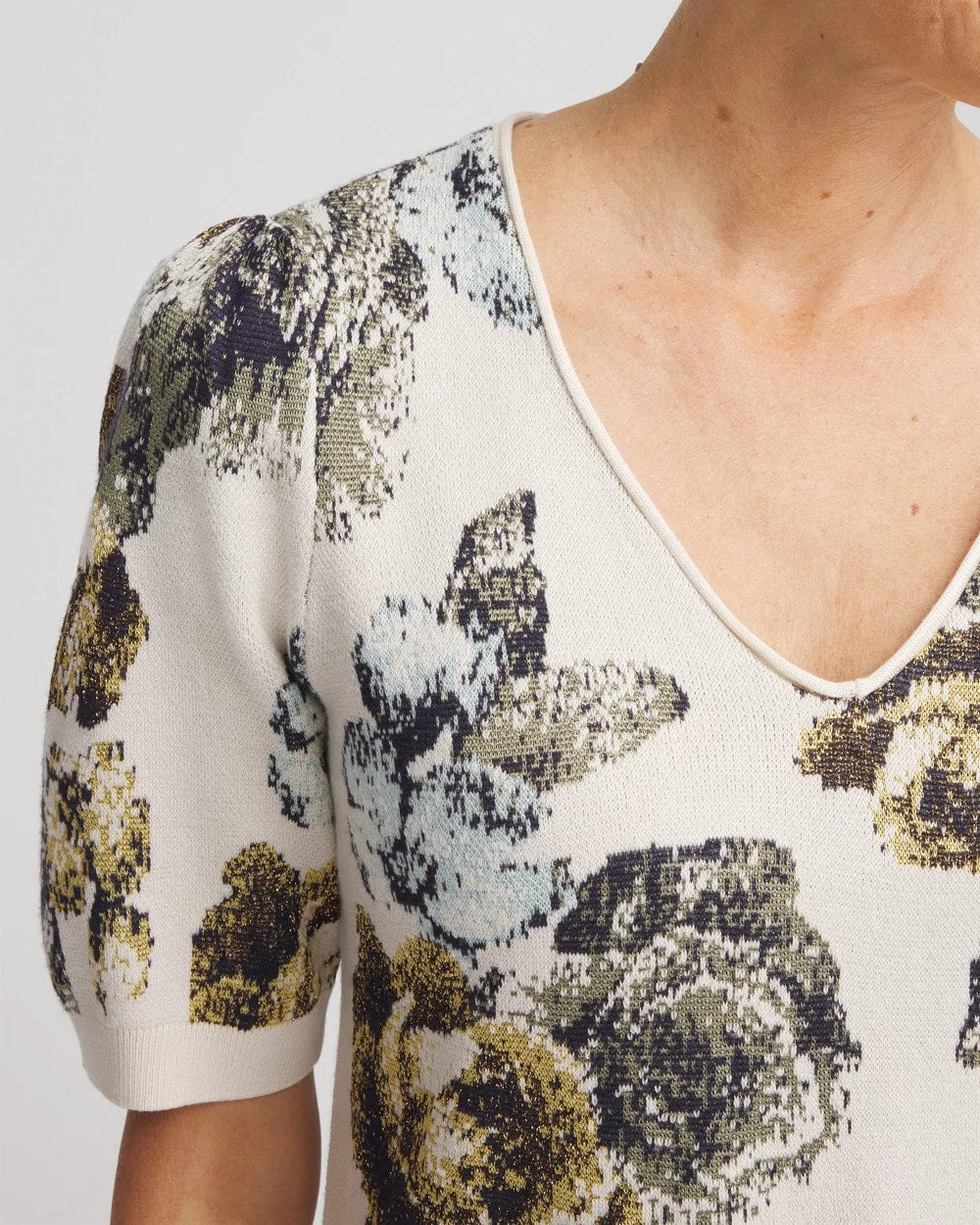 English Cream Floral V-Neck Sweater Tee