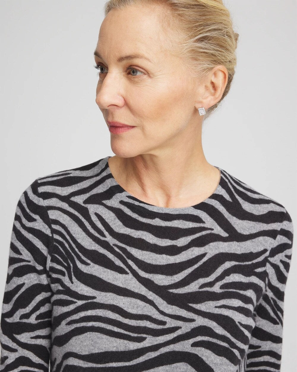 Black Cashmere Zebra Long-Sleeve Pullover Sweater